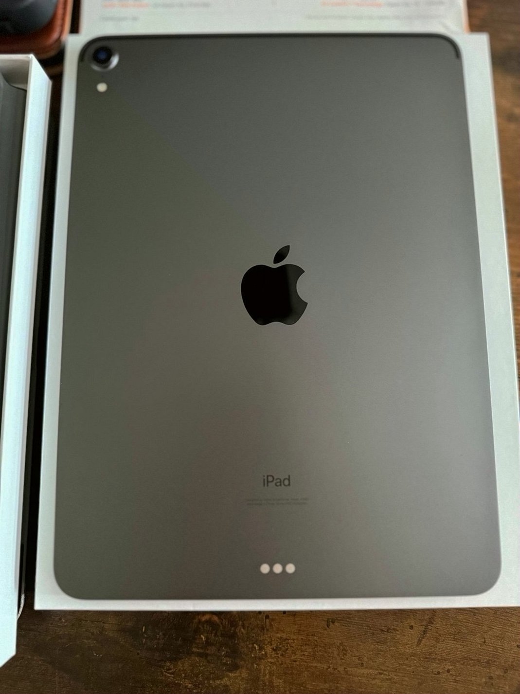 Apple iPad Pro 1st Generation 64GB Space Gray Unlocked - Used image 4