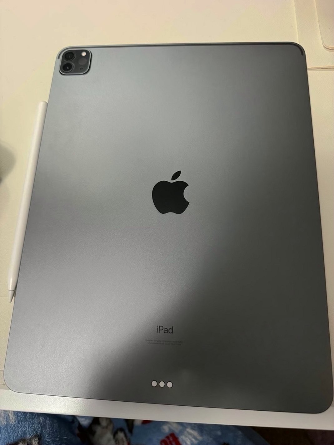 Apple iPad Pro 12.9 inch 5th Generation 128GB Space Gray Unlocked - Used image 2