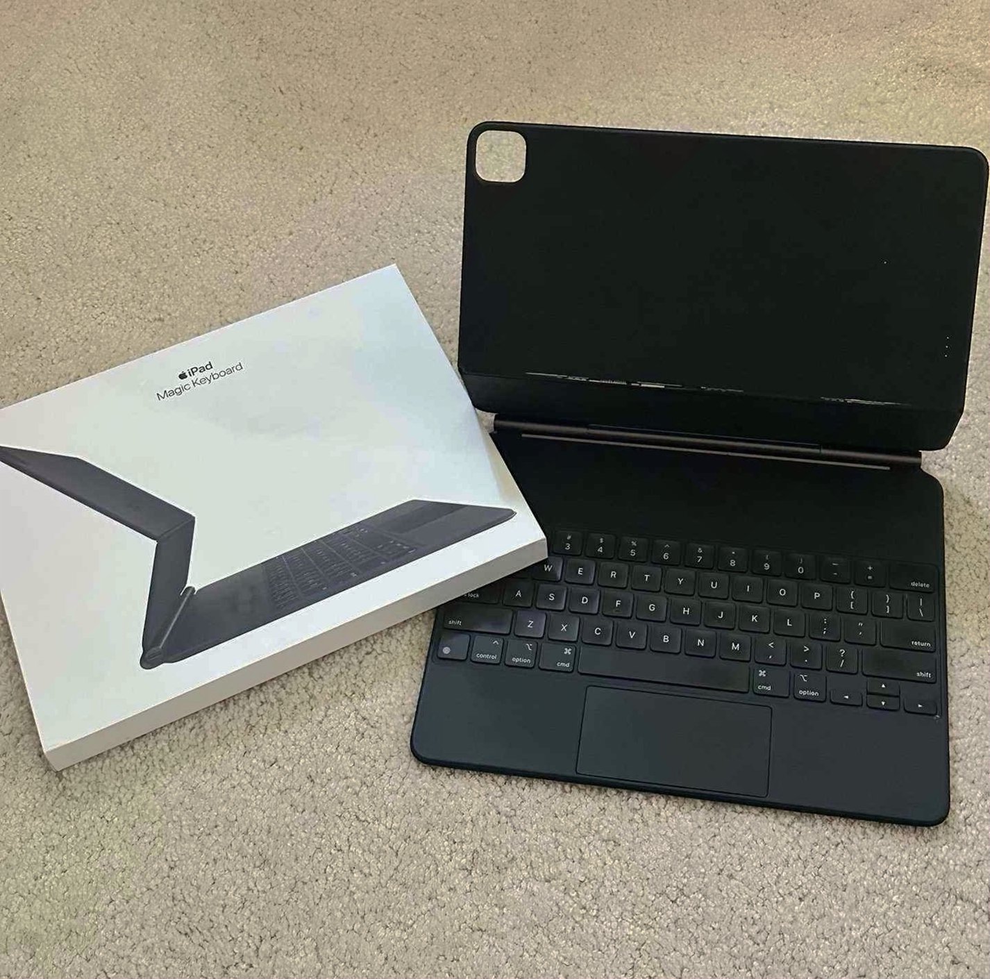 Apple iPad Pro 12.9 4th Gen 1TB Silver Unlocked - Used image 3