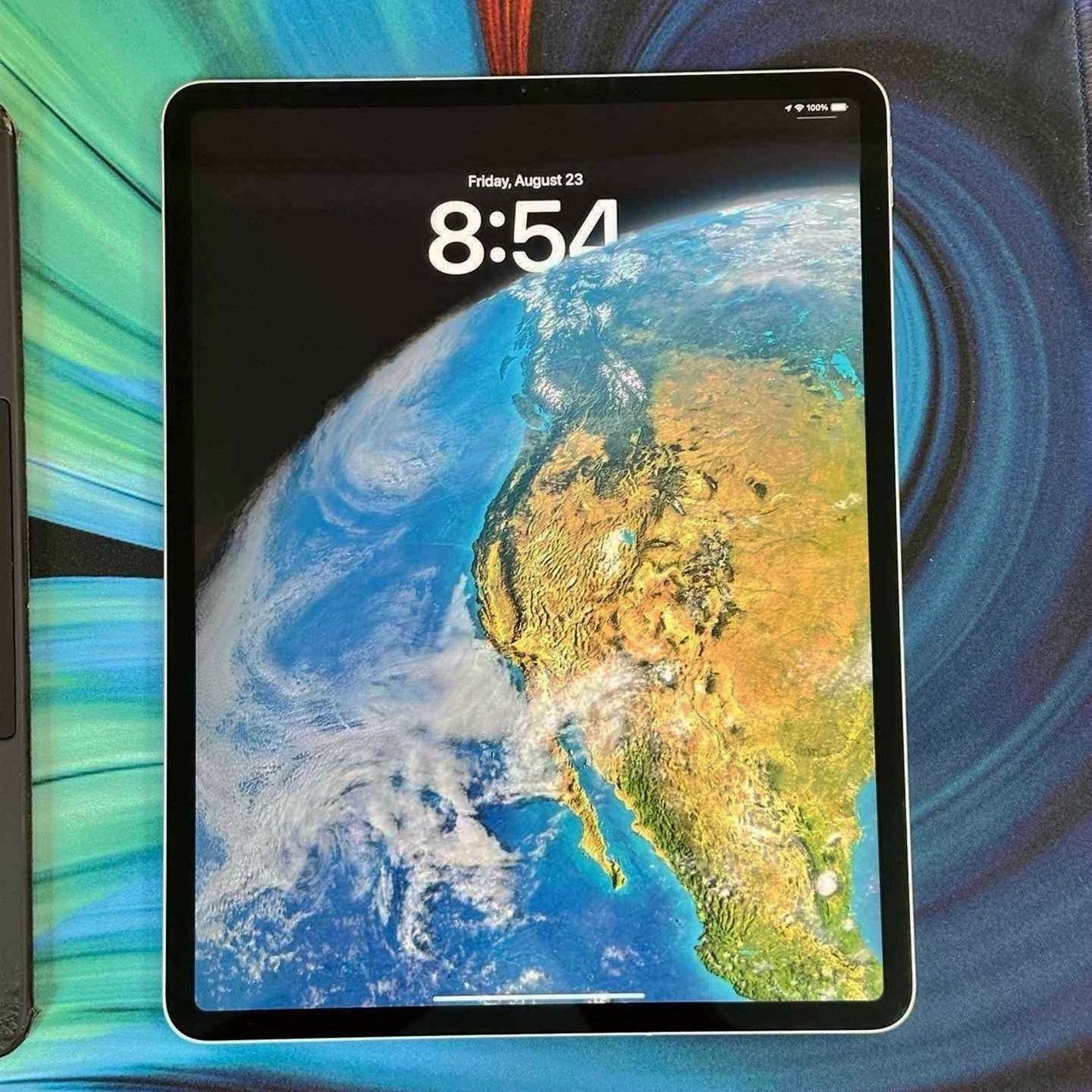 Apple iPad Pro 12.9 4th Gen 256GB Silver Unlocked - Used image 2