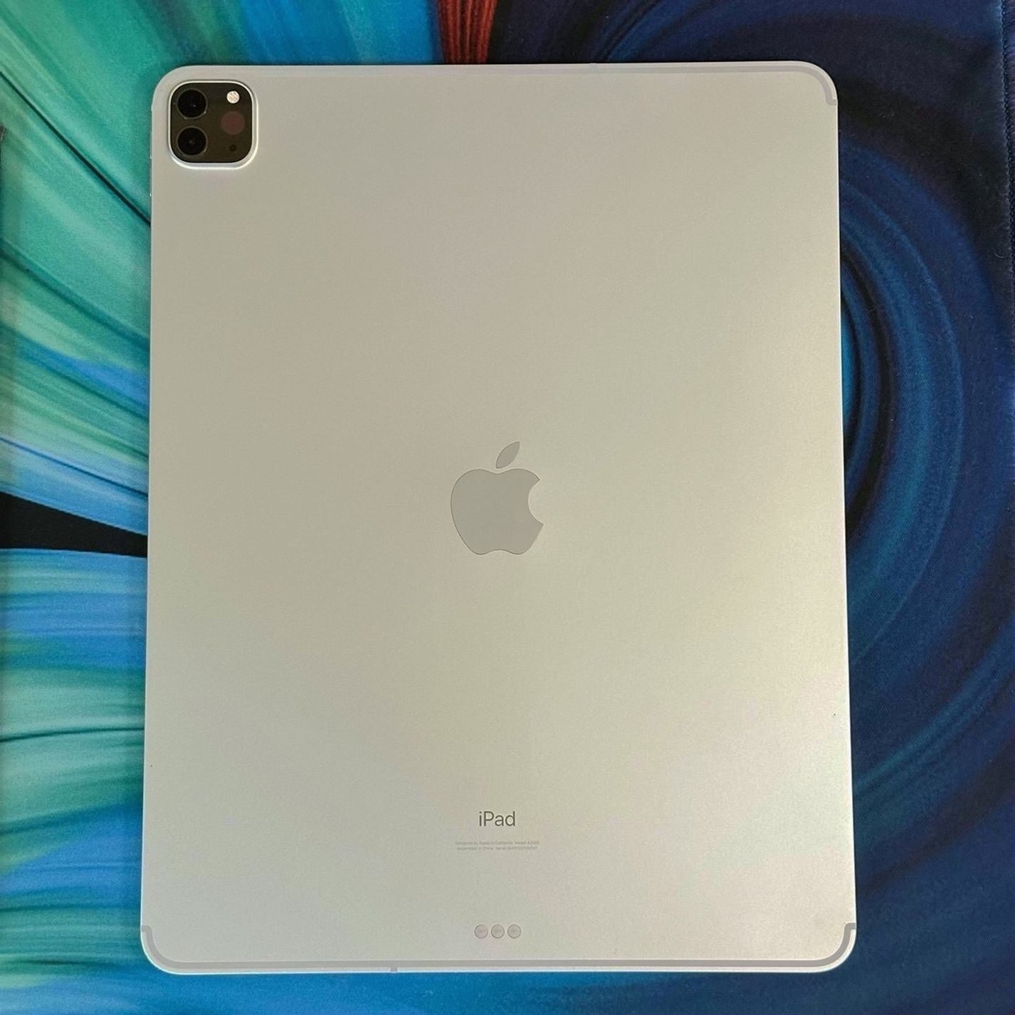 Apple iPad Pro 12.9 4th Gen 256GB Silver Unlocked - Used image 5