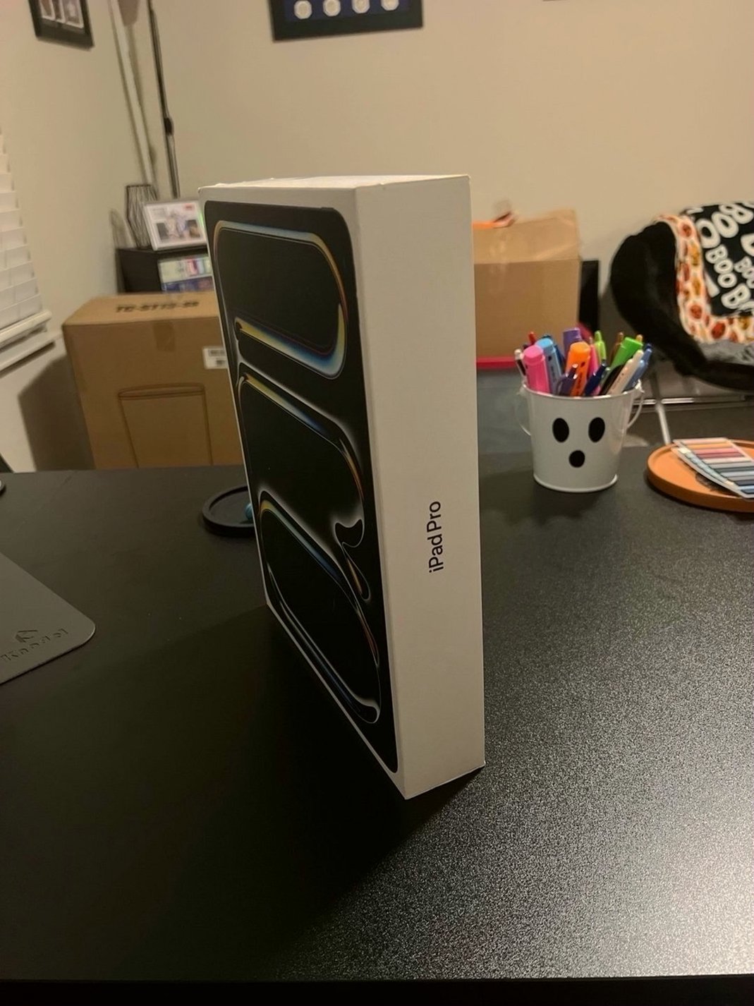 Apple iPad Pro 13 inch M4 256GB Space Black Unlocked - Used image 2