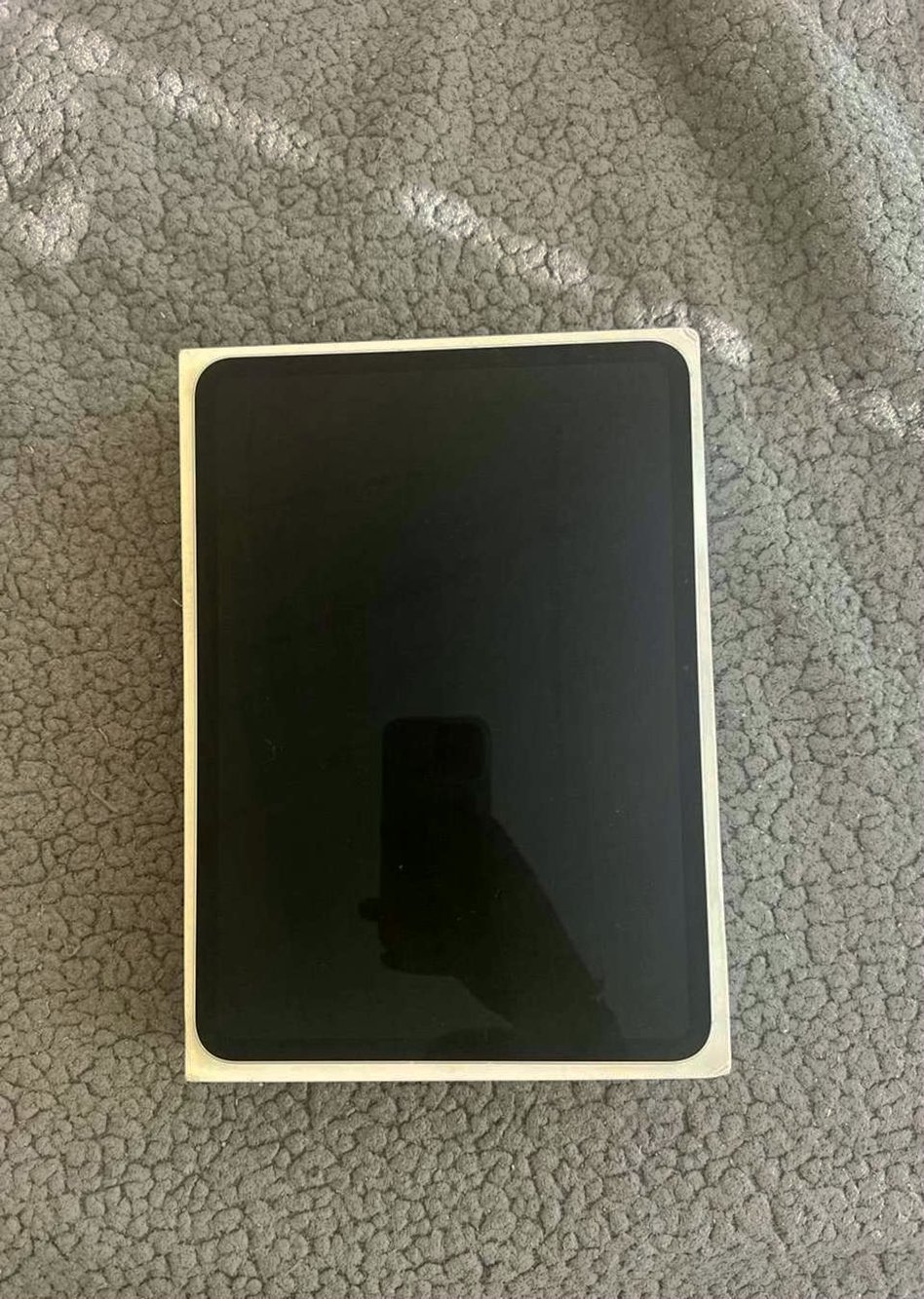 Apple iPad Pro 11 Inch 512GB Silver Unlocked - Used image 2