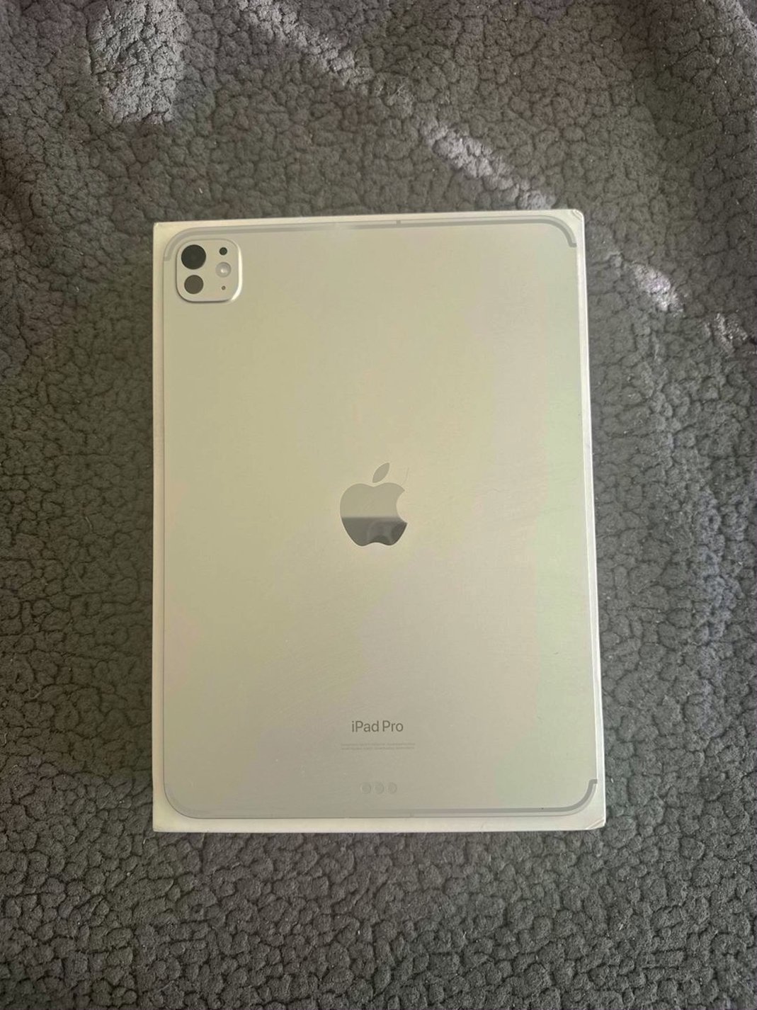 Apple iPad Pro 11 Inch 512GB Silver Unlocked - Used image 3