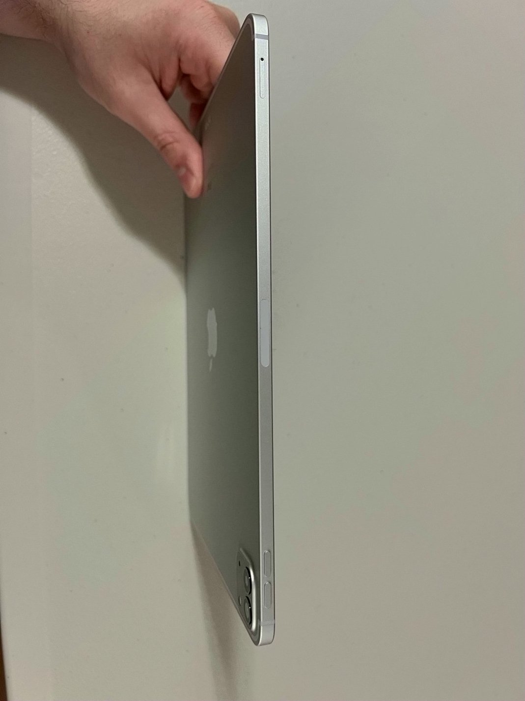 Apple iPad Pro 2nd Generation 128GB Silver Unlocked - Used image 4