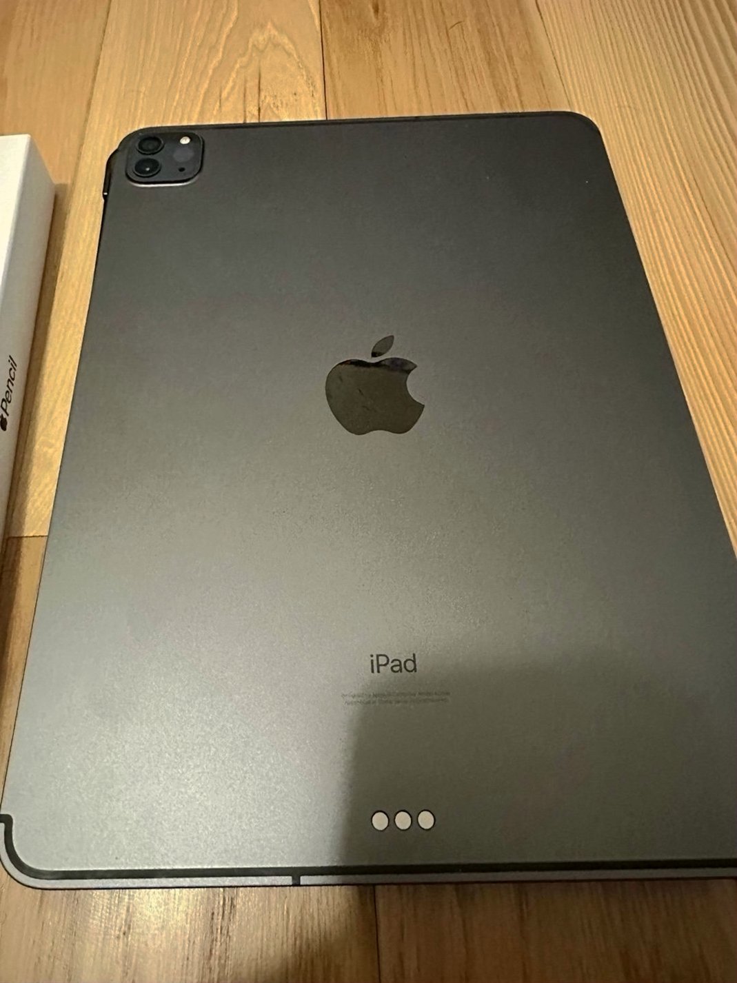 Apple iPad Pro 2nd Generation 11-inch 256GB Unlocked - Used image 3