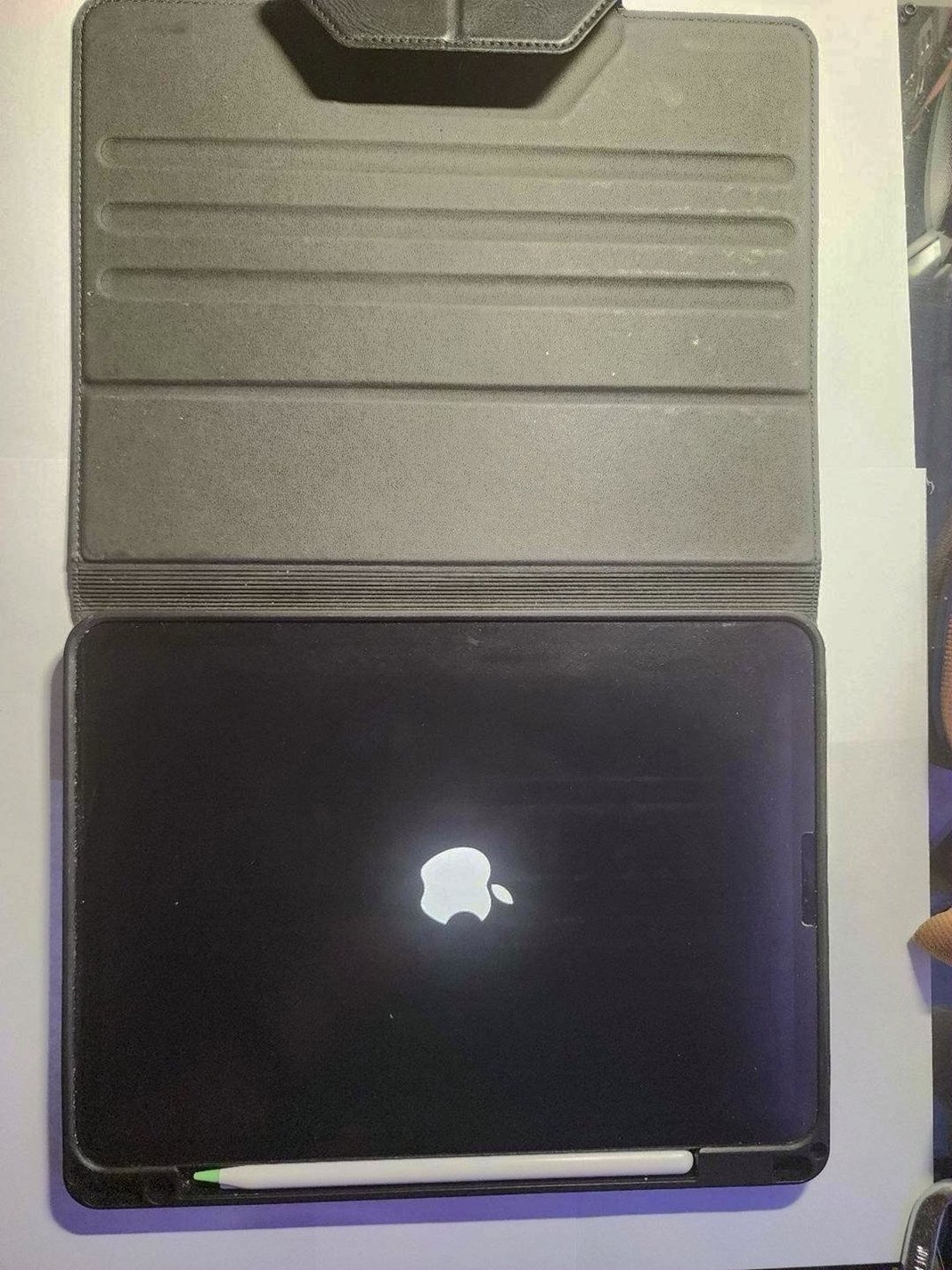 Apple iPad Pro 11inch 64GB Space Gray Unlocked - Used image 2