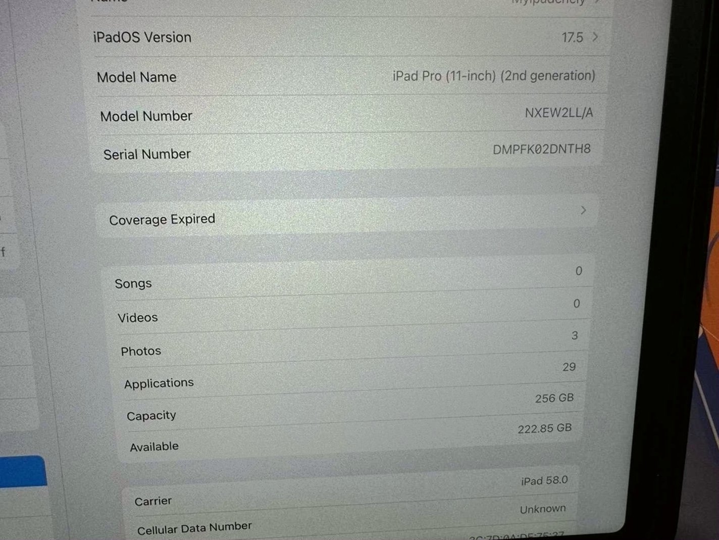 Apple iPad Pro 2nd Generation 256GB Space Gray Unlocked - Used image 2