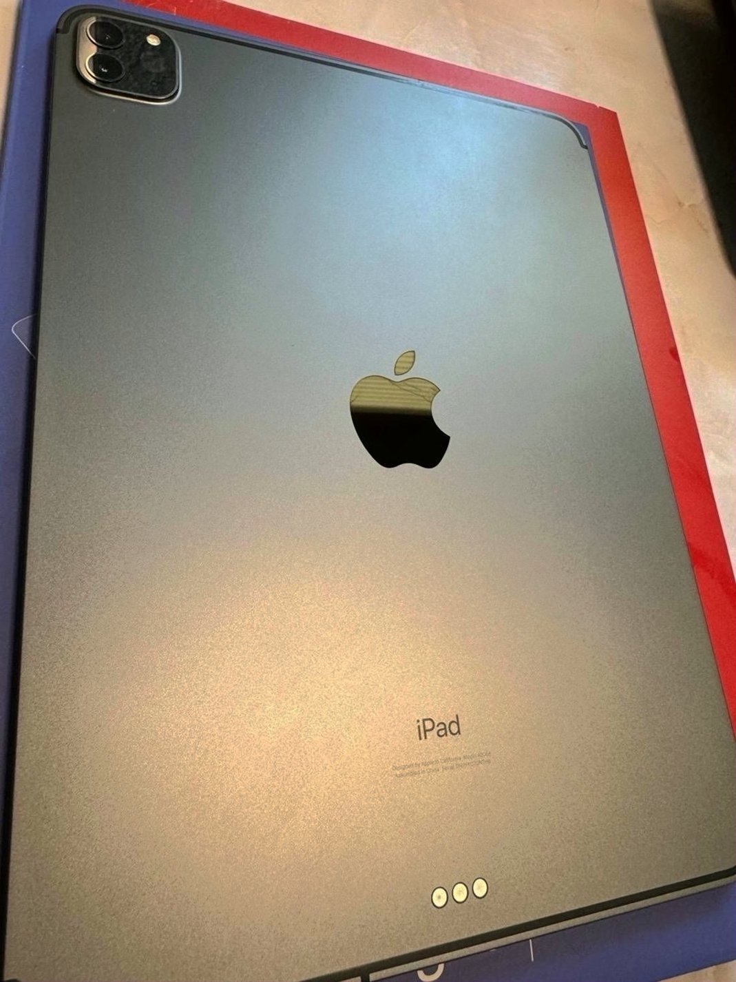 Apple iPad Pro 2nd Generation 256GB Space Gray Unlocked - Used image 3