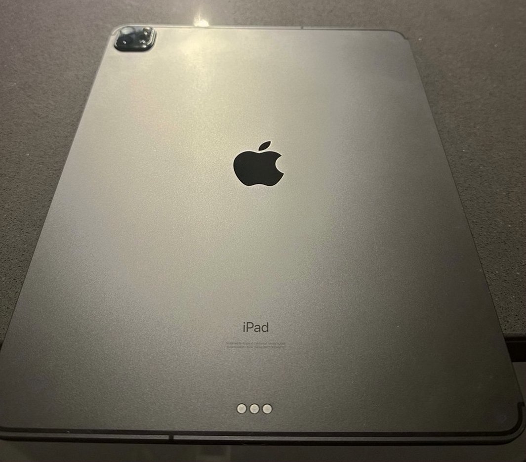 Apple iPad Pro 4th Gen 1TB Unlocked - Used image 4