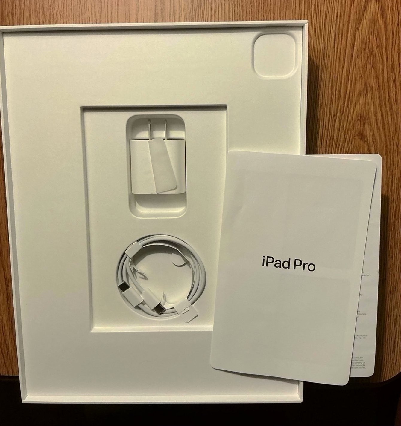 Apple iPad Pro 12.9 6th Generation 256GB Wi-Fi Unlocked - Used image 4