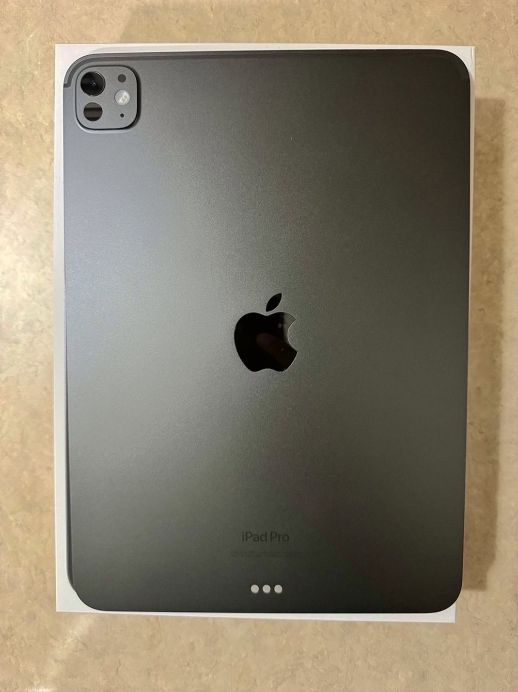 Apple iPad Pro 11 inch M4 256GB Space Black Unlocked - Used image 4