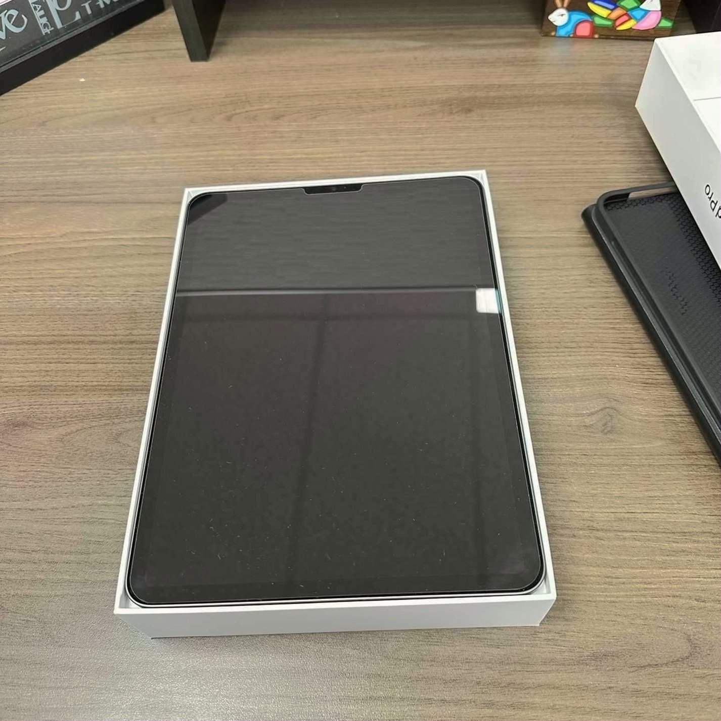 Apple iPad Pro 11-inch 3rd Gen 128GB Silver Unlocked - Used image 2