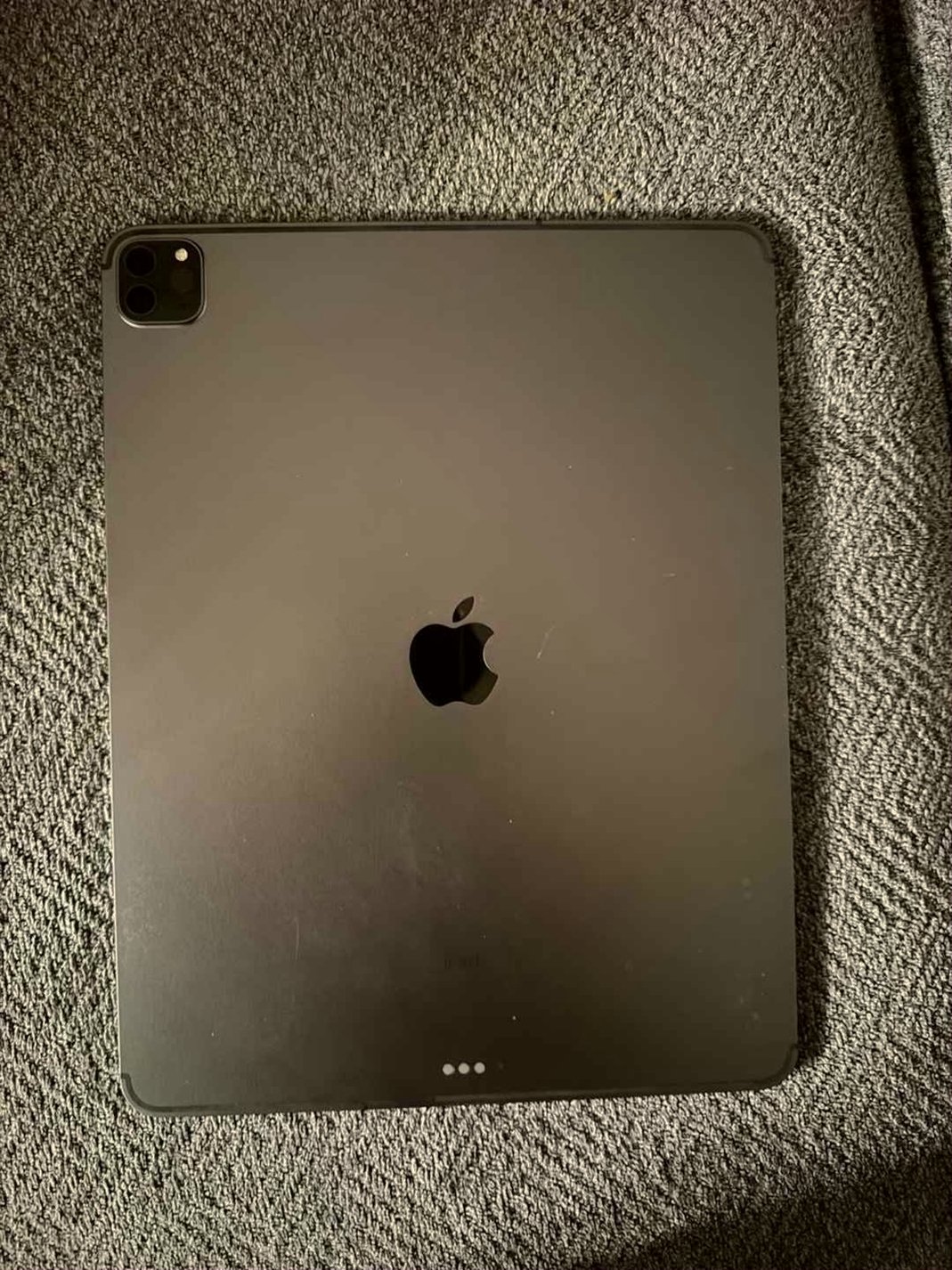 Apple iPad Pro 12.9 WiFi and Cellular Unlocked - Used image 2