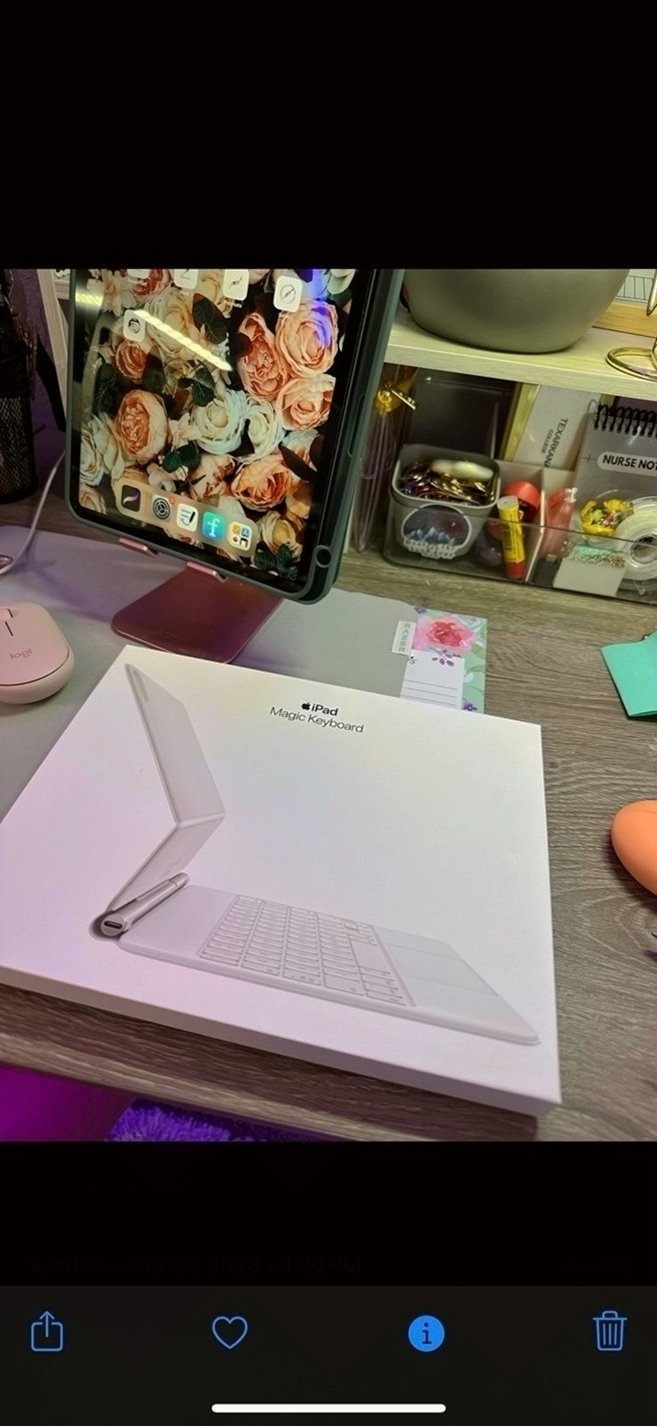 Apple iPad Pro 11 inch 4th Generation 256GB Space Grey Unlocked - Used image 4