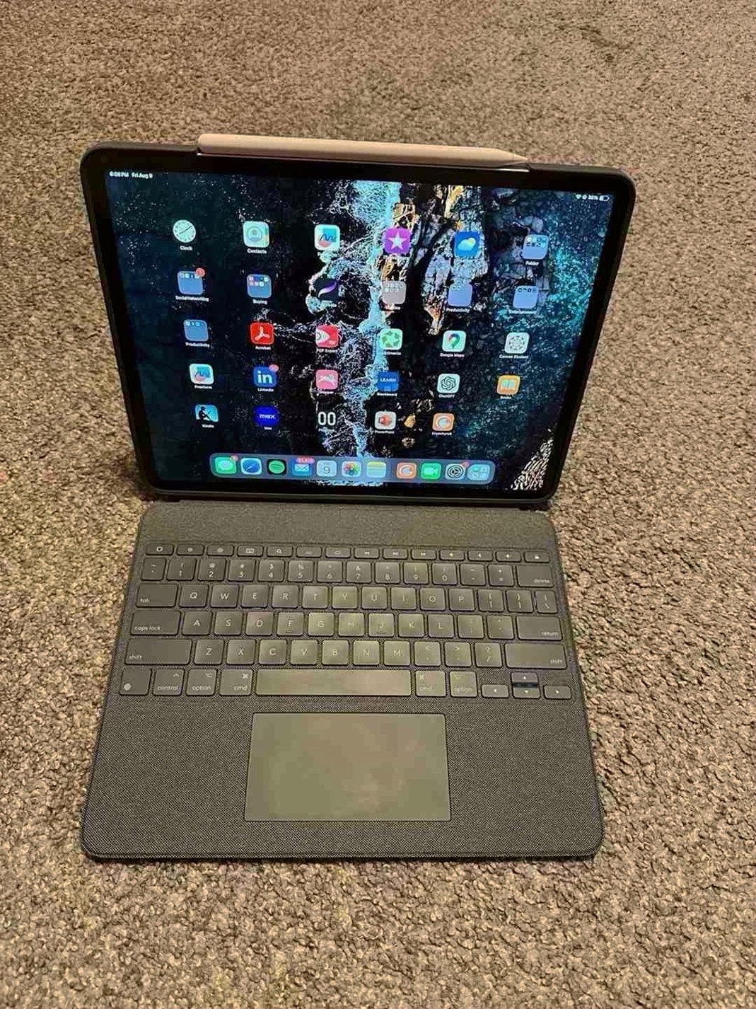 Apple iPad Pro 12 inch 5th Gen 128GB Space Gray Unlocked - Used image 5