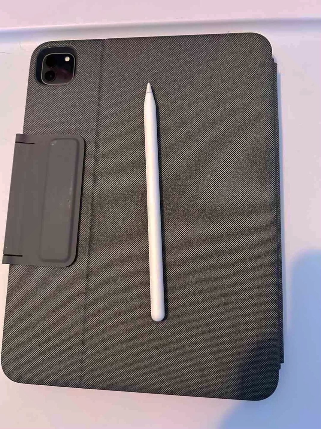 Apple iPad Pro 11 inch 3rd Generation Unlocked Used image 4