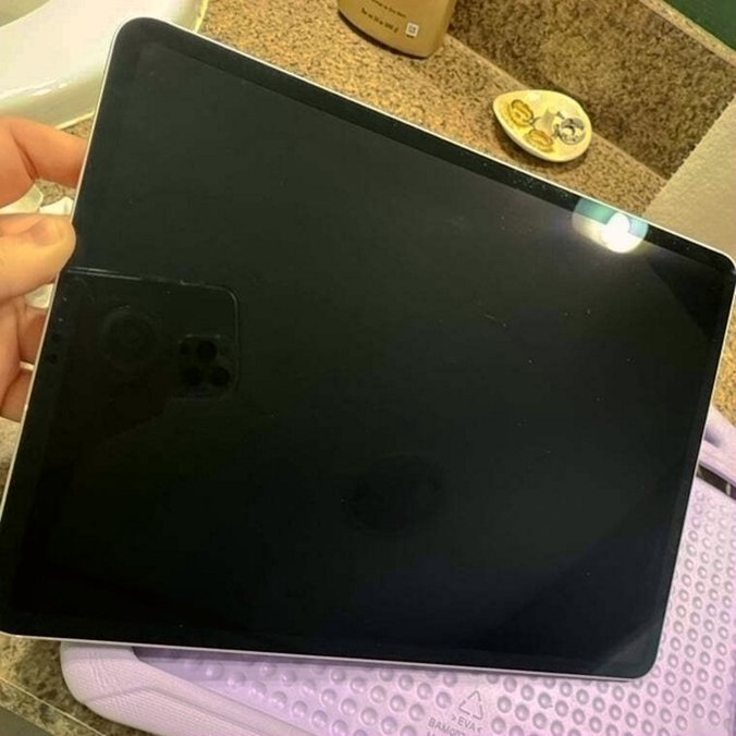 Apple iPad Pro 3rd Generation 256GB Unlocked Used image 5