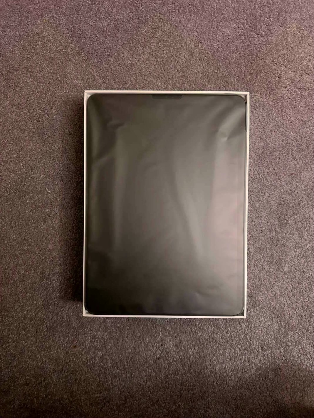 Apple iPad Pro 2nd Generation 256GB Space Gray Unlocked - Used image 3