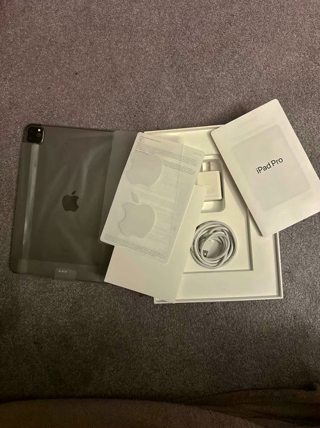 Apple iPad Pro 2nd Generation 256GB Space Gray Unlocked - Used image 4