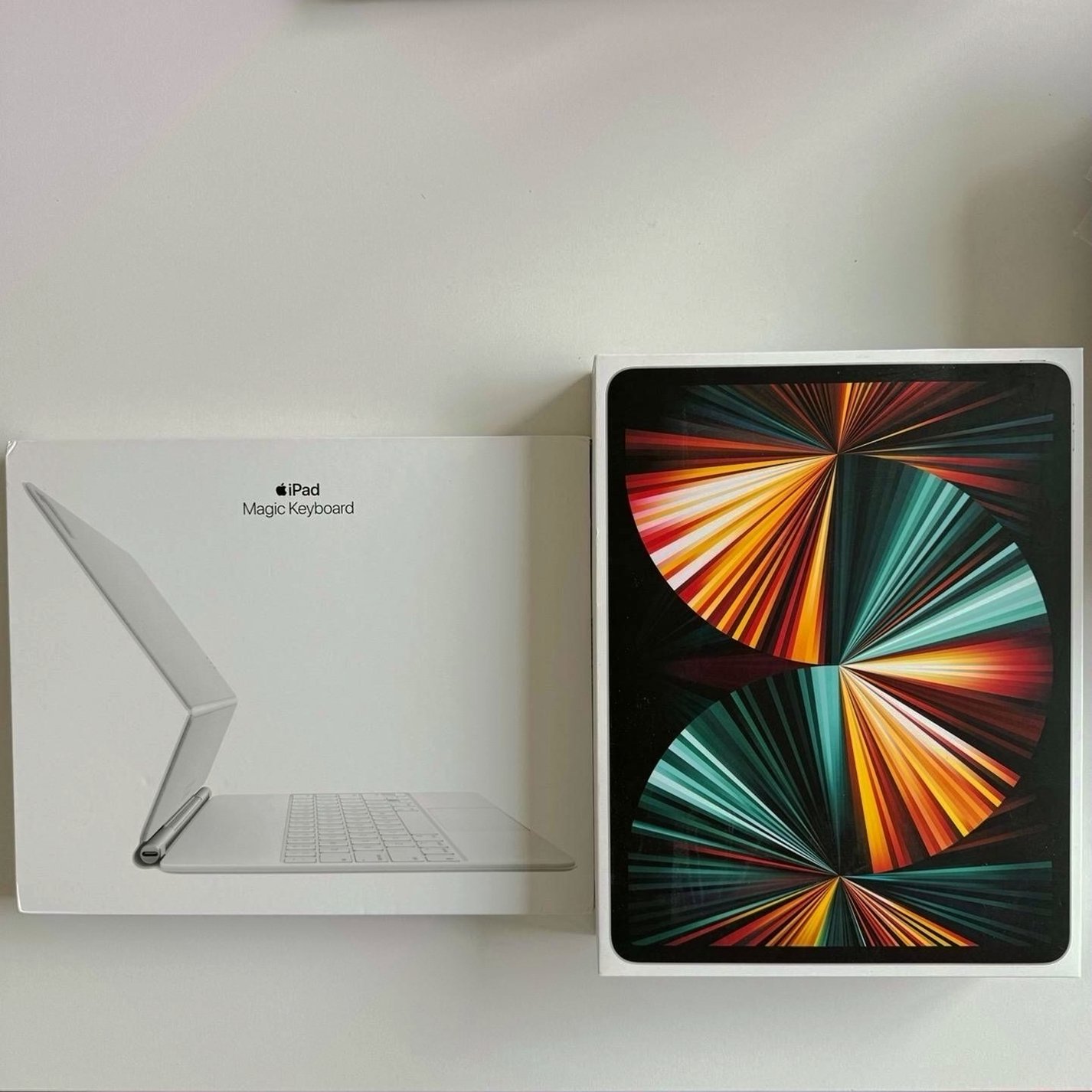 Apple iPad Pro 12.9-inch 5th Generation 256GB Silver Unlocked - Used image 2