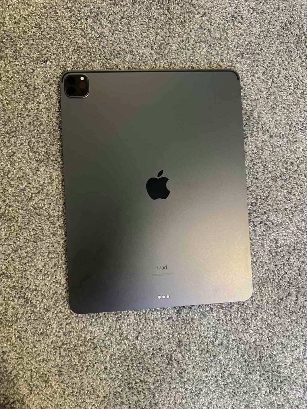 Apple iPad Pro 4th Generation 128GB Space Gray Unlocked - Used image 2