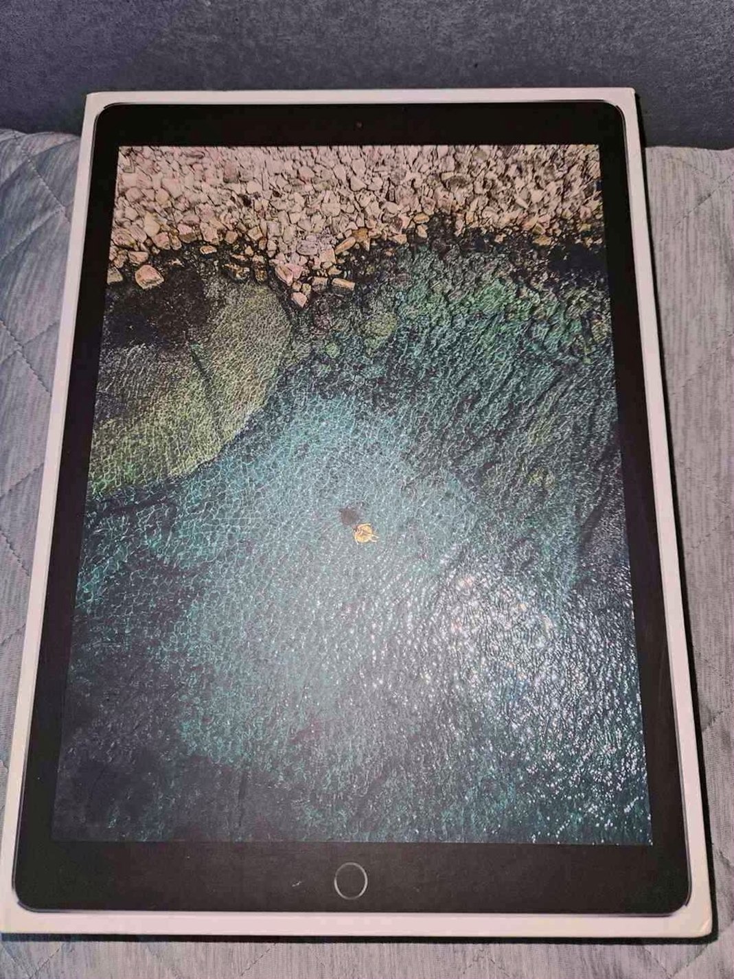 Apple iPad Pro 12.9 Inch 2nd Gen 256GB Space Gray Unlocked - Used image 4
