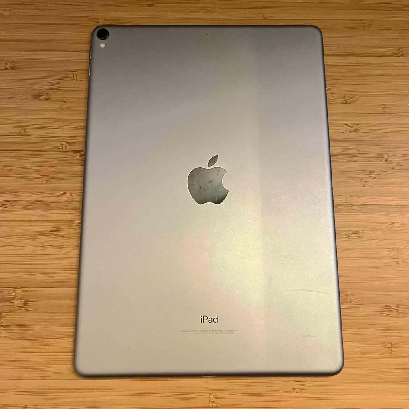 Apple iPad Pro 10.5" 256GB Space Gray Unlocked - Used image 3