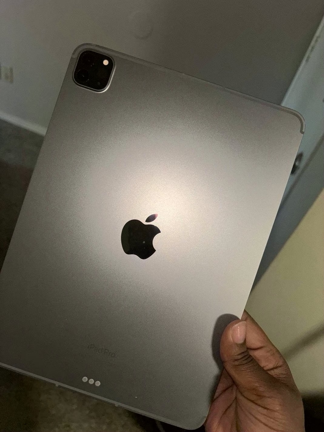 Apple iPad Pro 4th Generation 1TB Space Gray Unlocked - Used