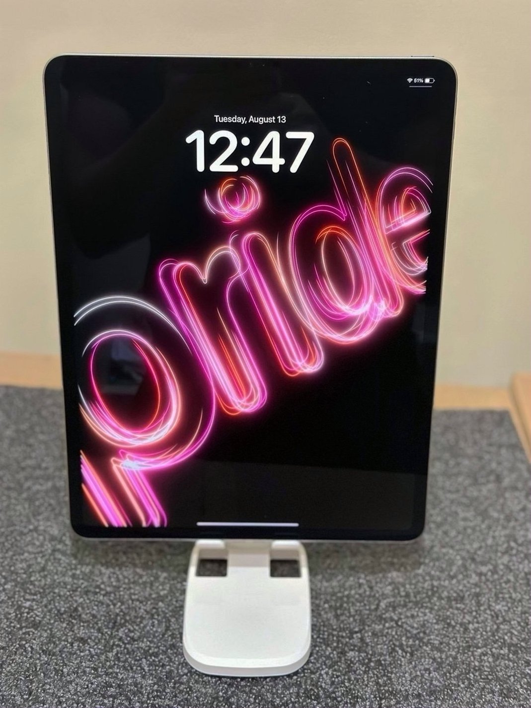 Apple iPad Pro 12.9 6th Gen 128GB WiFi Unlocked - Used