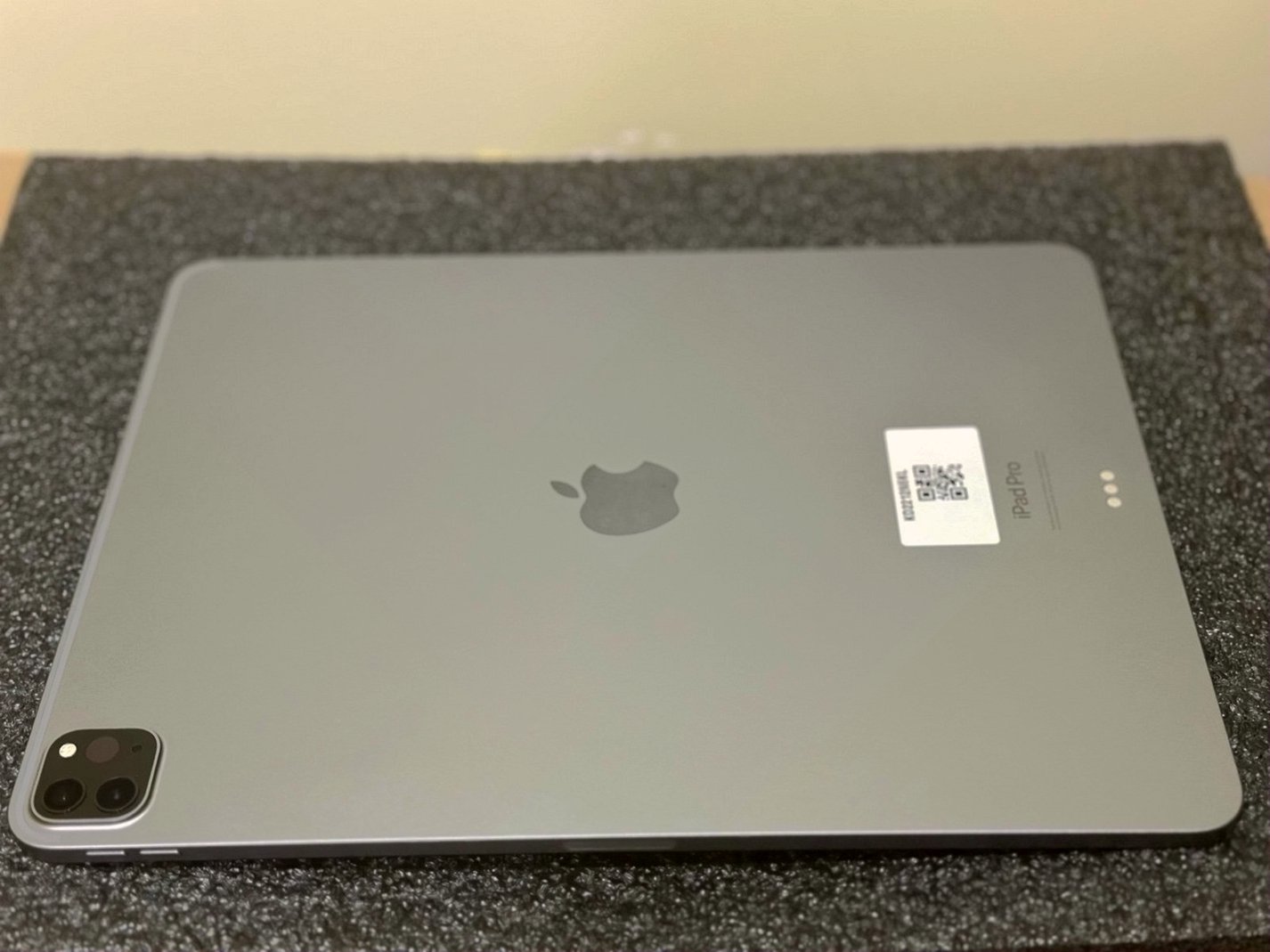 Apple iPad Pro 12.9 6th Gen 128GB WiFi Unlocked - Used image 4