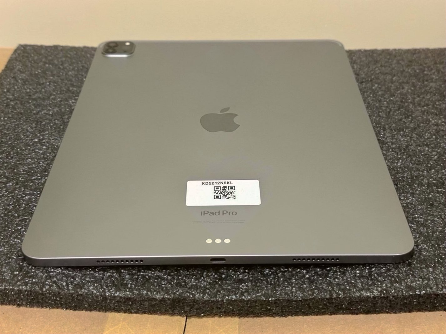 Apple iPad Pro 12.9 6th Gen 128GB WiFi Unlocked - Used image 5