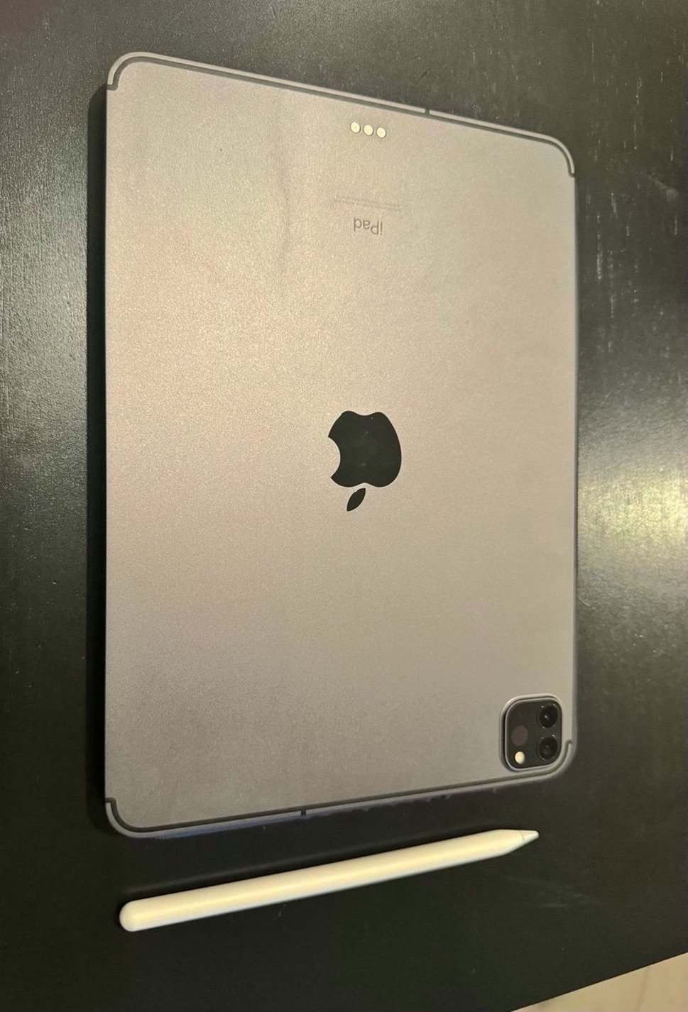 Apple iPad Pro 11 inch 2nd Generation 128GB Space Gray Unlocked - Used image 3