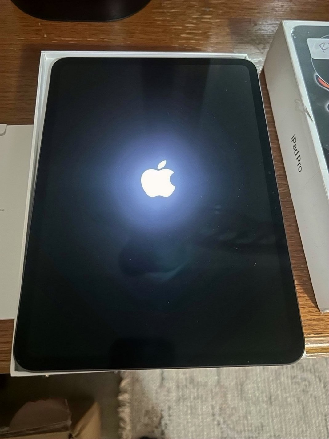 Apple iPad Pro M4 256GB Black Unlocked - Used image 2