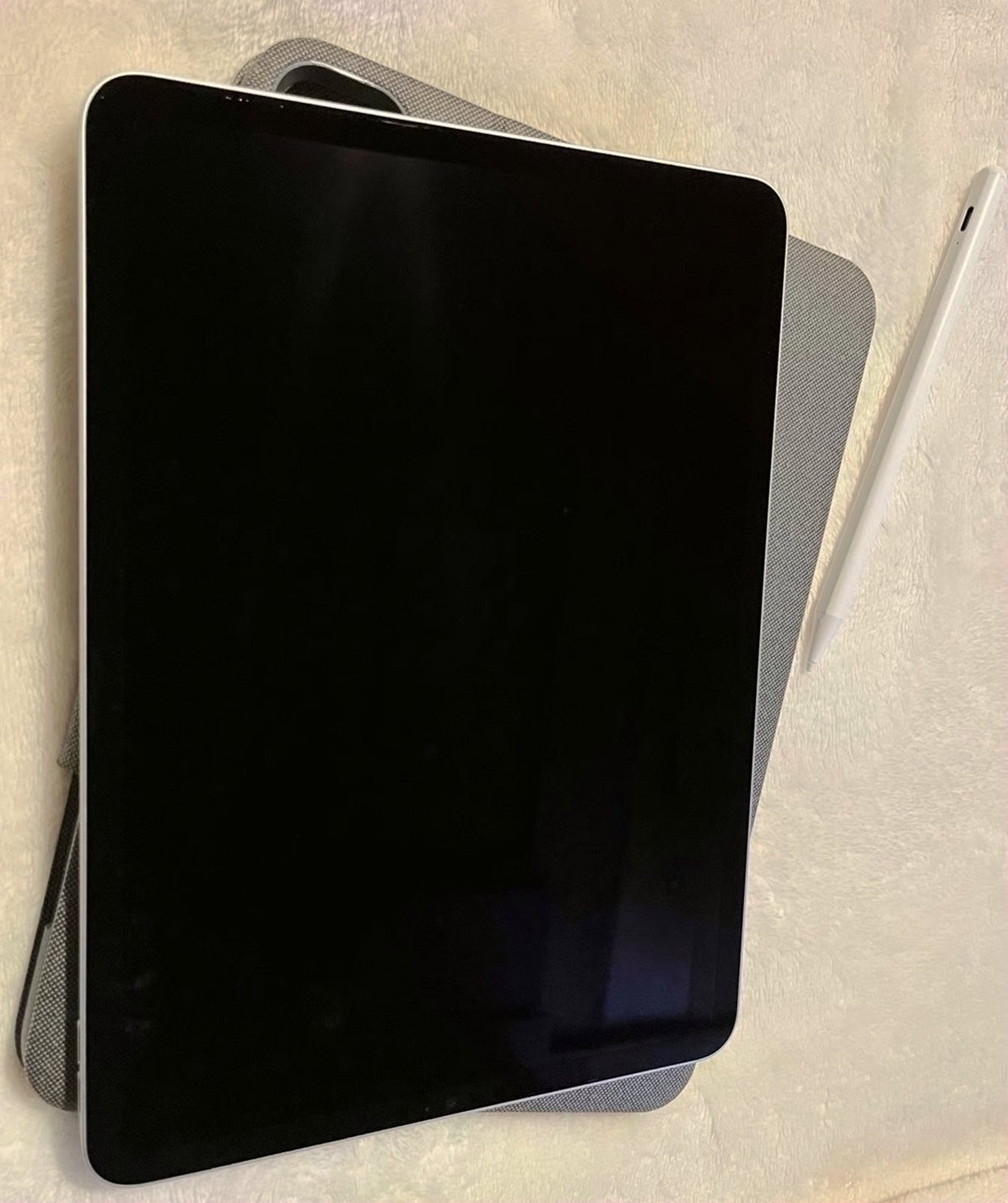 Apple iPad Pro 11inch 3rd Generation 512GB Unlocked - Used image 4