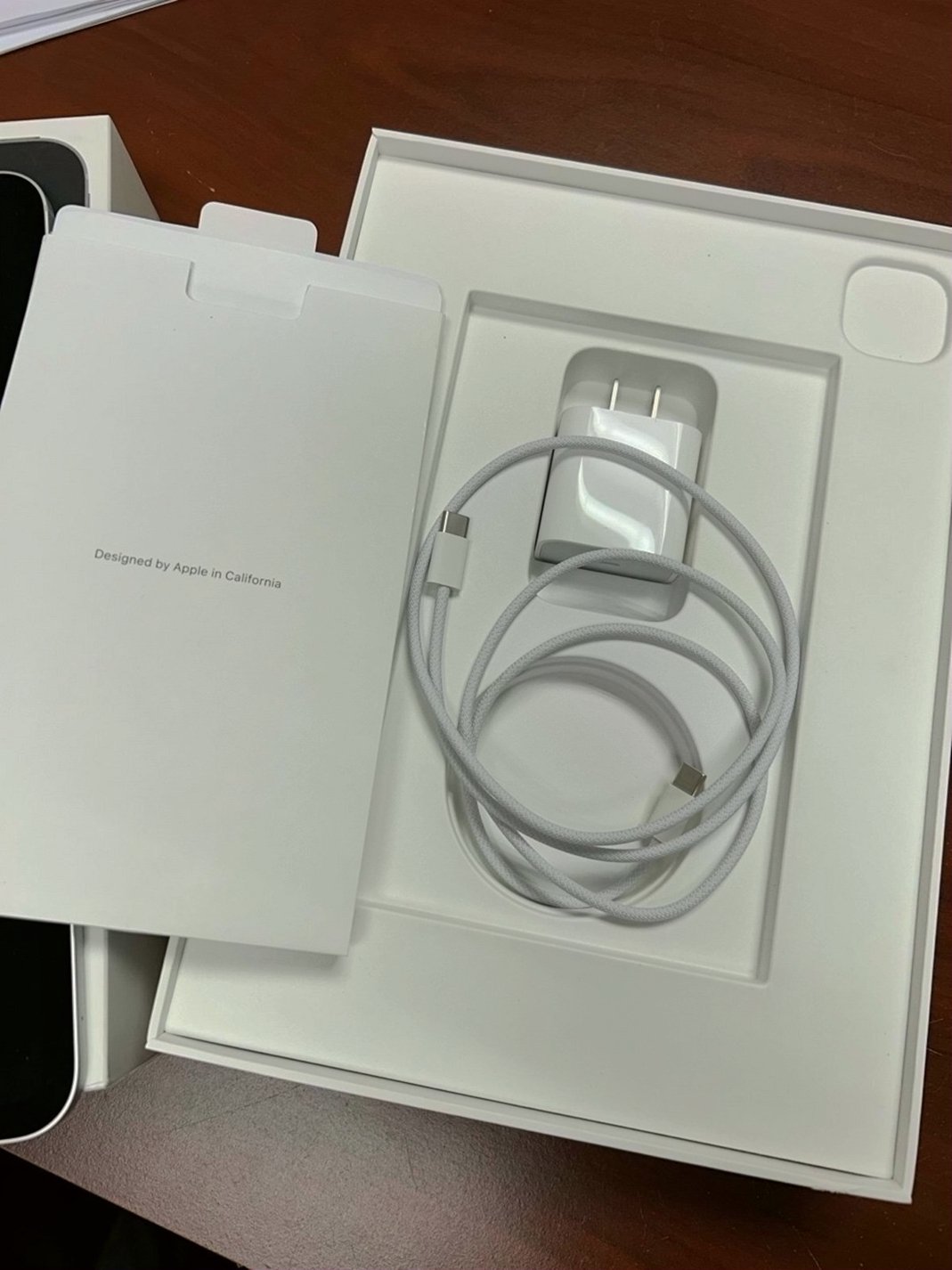 Apple iPad Pro 11-inch (M4) 256GB Unlocked - Used image 4