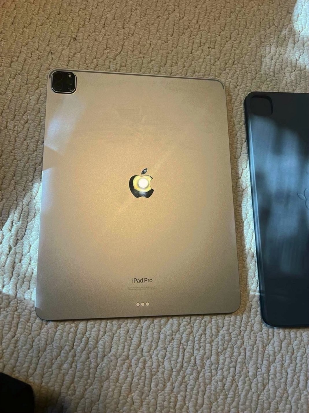 Apple iPad Pro 6th Generation 128GB Space Gray Unlocked - Used image 2