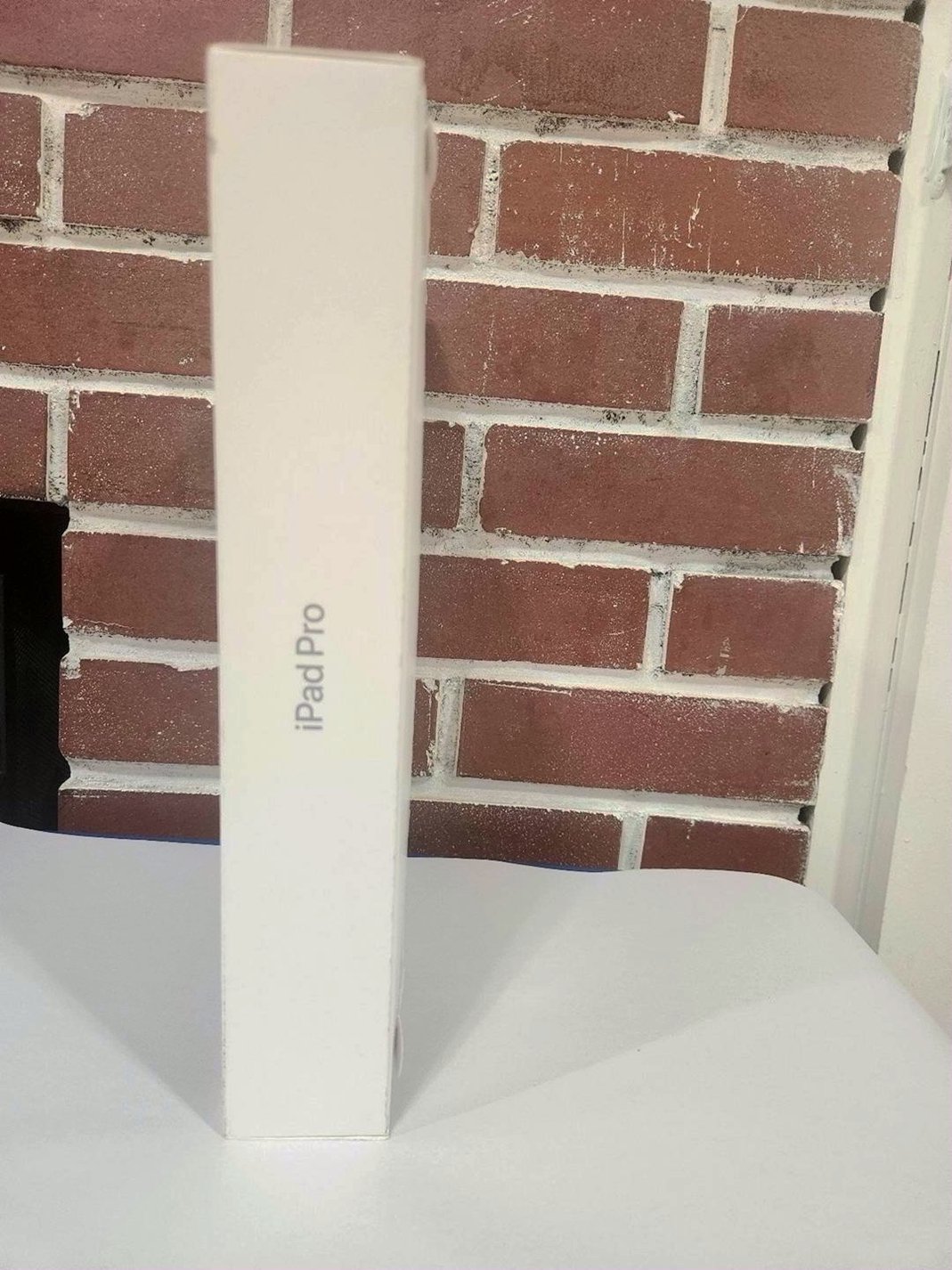 Apple iPad Pro 13 inch 512GB Unlocked - Used image 2