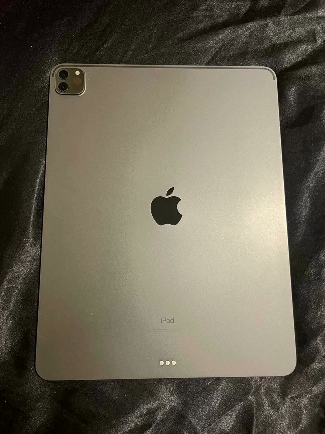 Apple iPad Pro 4th Generation 128GB Space Gray Unlocked - Used image 2