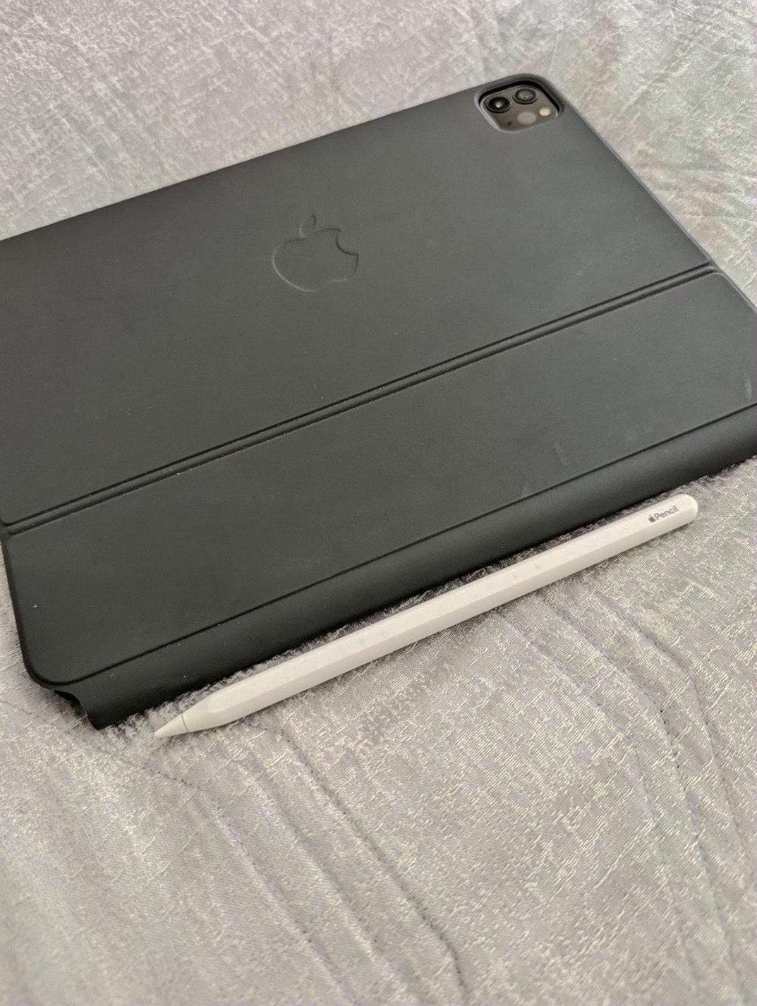 Apple iPad Pro 3rd Gen 128GB Silver Unlocked - Used image 3