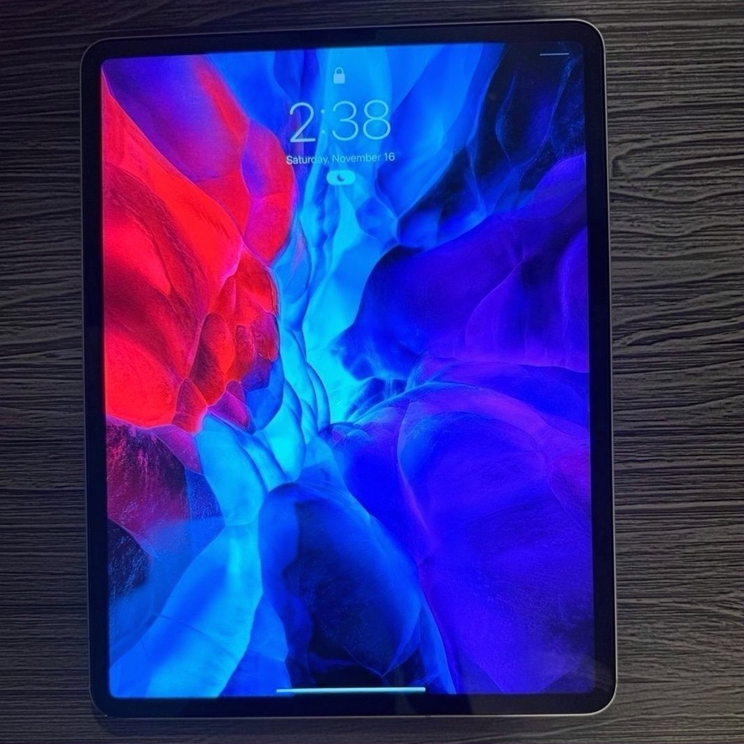 Apple iPad Pro 12.9 256GB Silver Unlocked - Used image 2