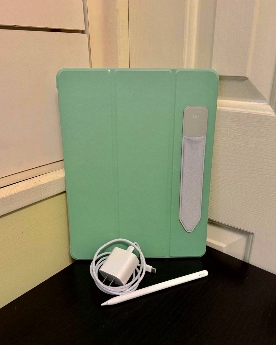 Apple iPad Pro 12.9in 128GB Unlocked Used image 2