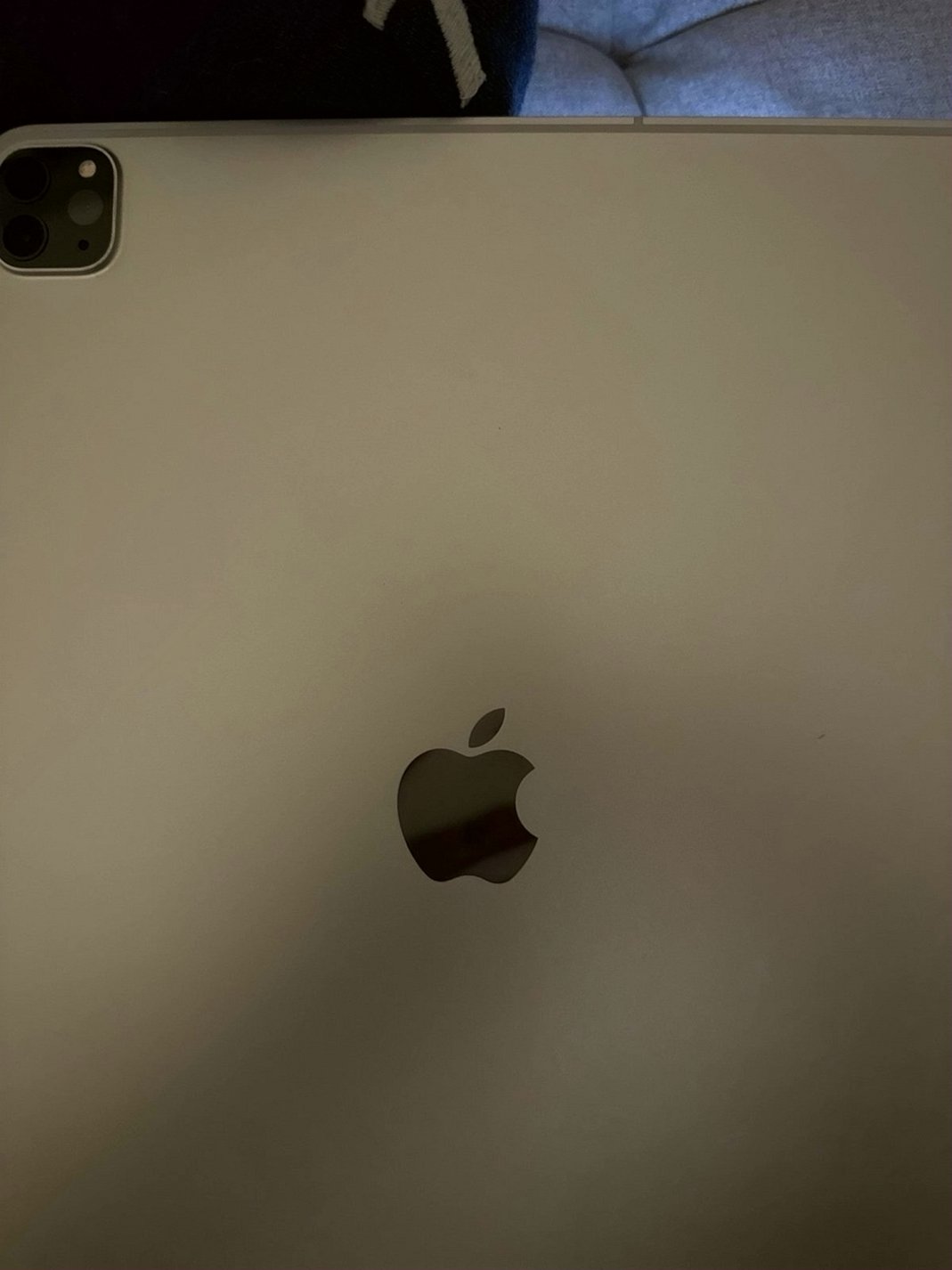 Apple iPad Pro 4th Generation 12.9 inch 128GB Silver Unlocked - Used image 2