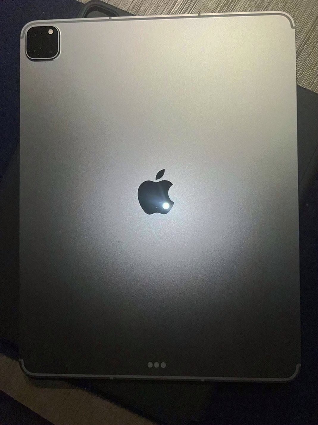 Apple iPad Pro 2nd Generation 256GB Unlocked - Used image 2