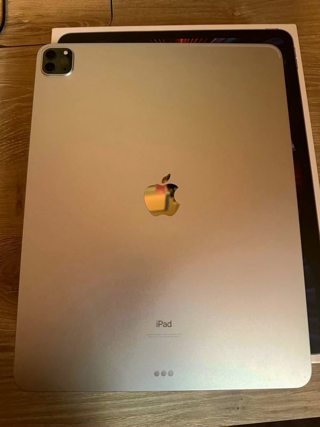 Apple iPad Pro 5th Generation 256GB Silver Unlocked - Used image 5