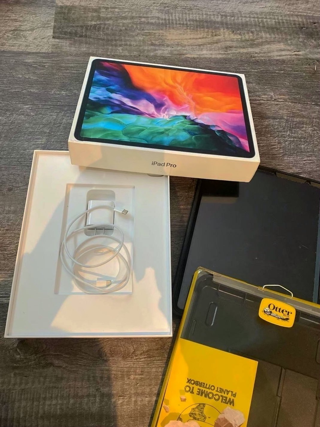 Apple iPad Pro 4th Gen 128GB Space Gray Unlocked - Used image 2