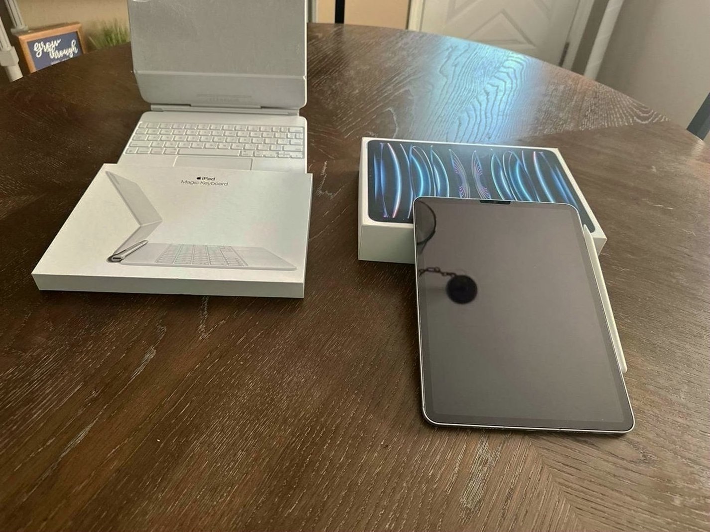 Apple iPad Pro M2 128GB Space Gray Unlocked - Used image 3