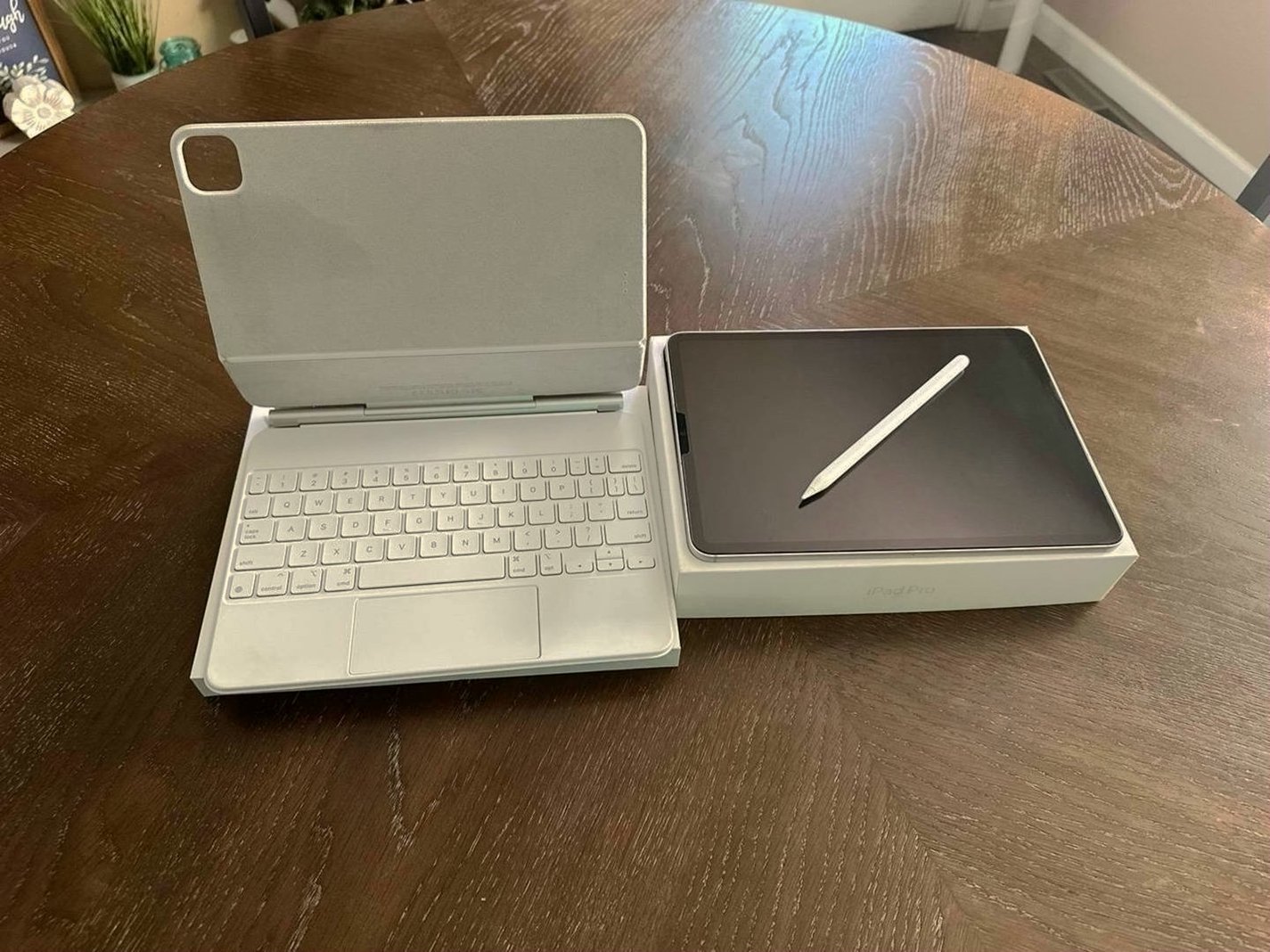 Apple iPad Pro M2 128GB Space Gray Unlocked - Used image 4