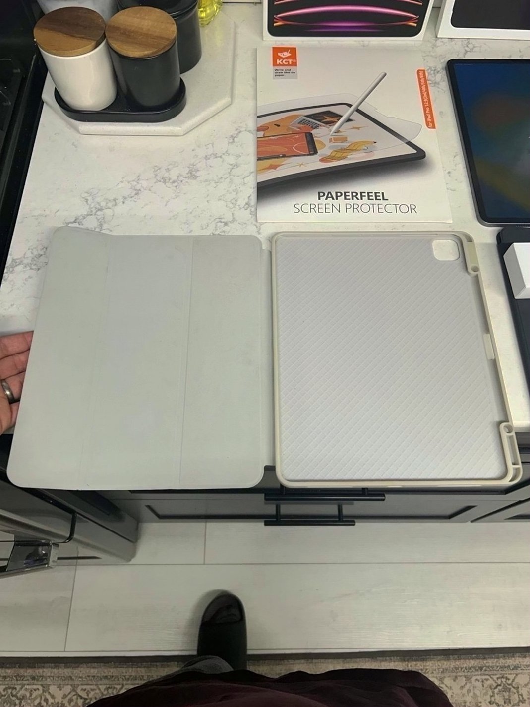 Apple iPad Pro 12.9inch 6th Gen Unlocked Used image 5