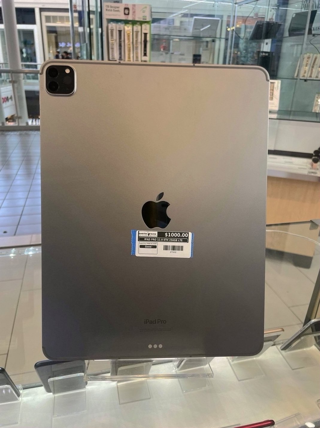 Apple iPad Pro 6th Gen 256GB Unlocked - Used